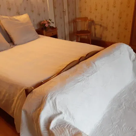 Confortable Dans Maison Bourgeoise Πανσιόν *